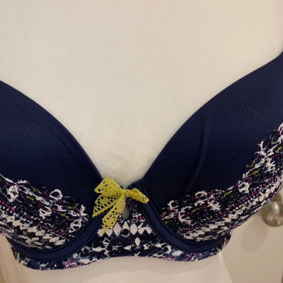 Victoria’s Secret Blue Print Bra - Picture 2 of 5